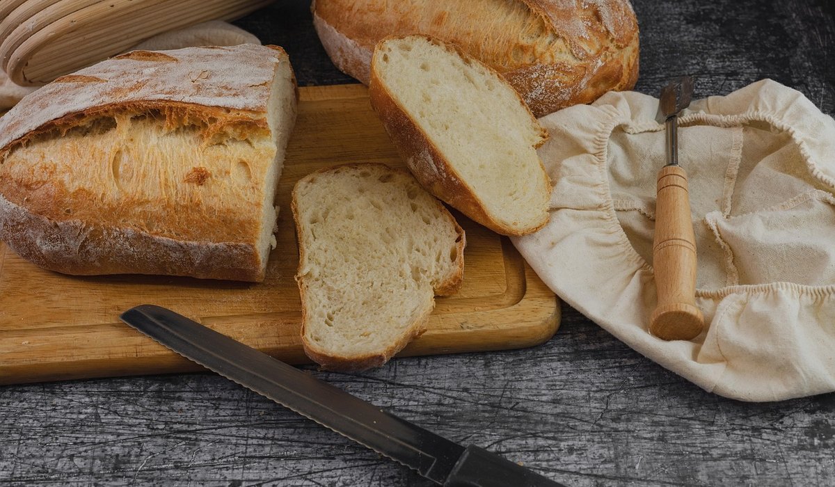 Baking a Classic Victoria Sponge Without a Mixer